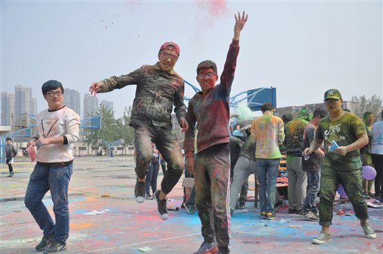 C:UsersAdministratorDesktop国教 彩色跑新闻稿国教 彩色跑新闻稿学生color run 纵情欢乐.jpg