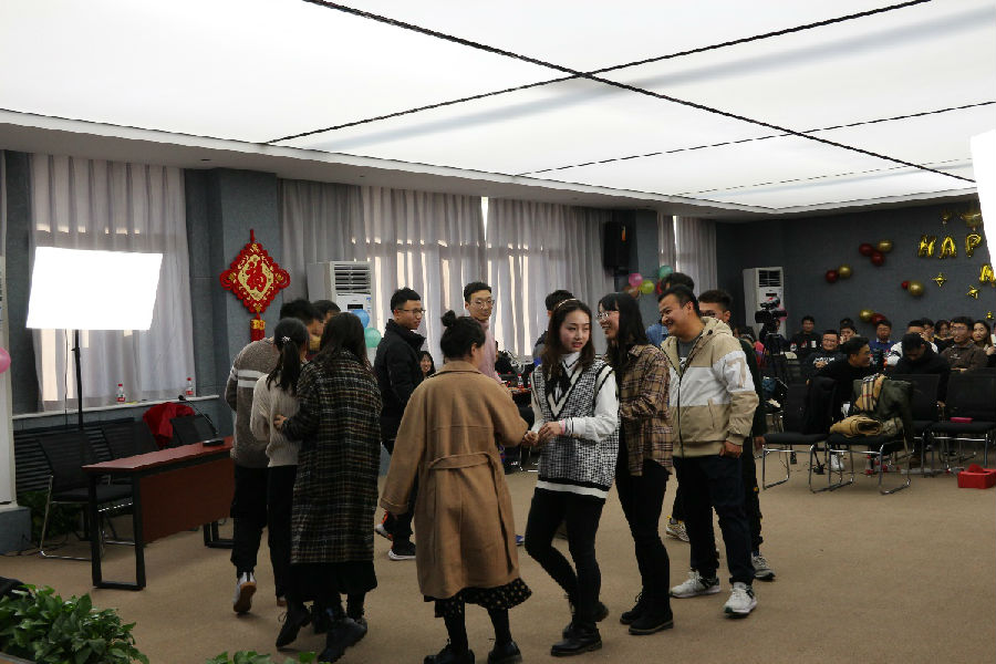 19年12月27日 研究生元旦晚会1.jpg