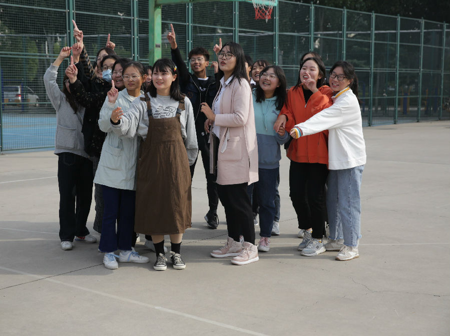 外国语学院素质拓展训练 (5).JPG