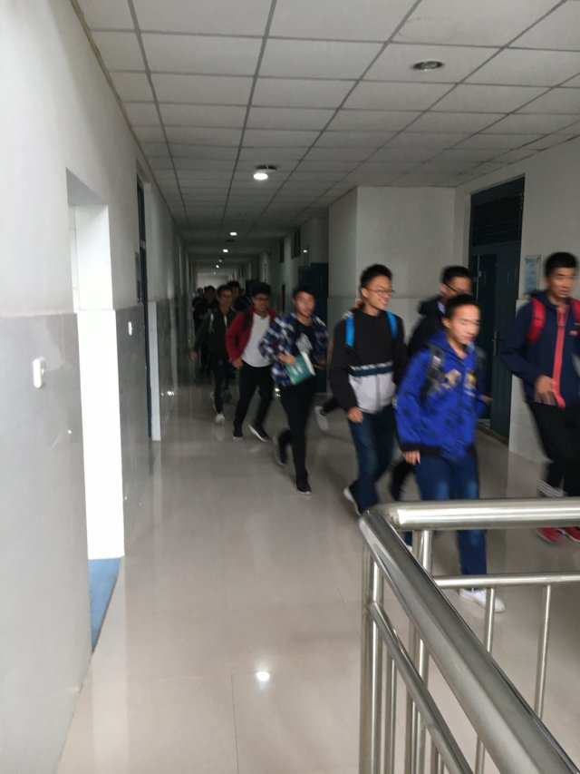 环境工程实验中心成功举办安全教育及消防应急演练10.png