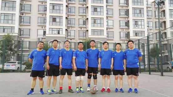 clip_image004.jpg 男排合影1.jpg