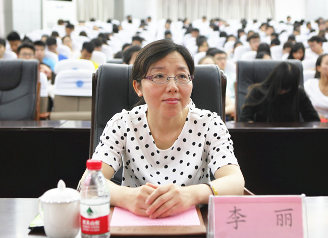 丽丽.jpg