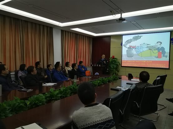 E:7-2018学年第1学期消防讲座ë774014507502603.jpg