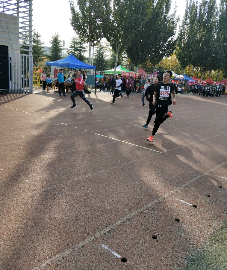 男子一百米.jpg