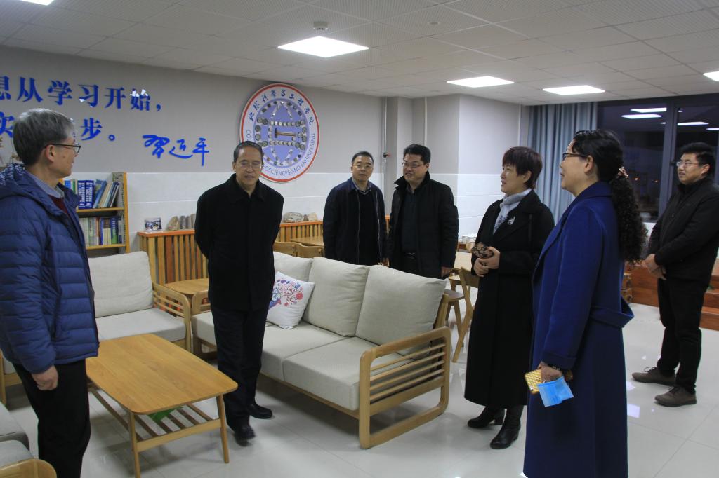 993D63D971FA1843D9C1DFC2E13_26CC15B1_12EAF.jpg
