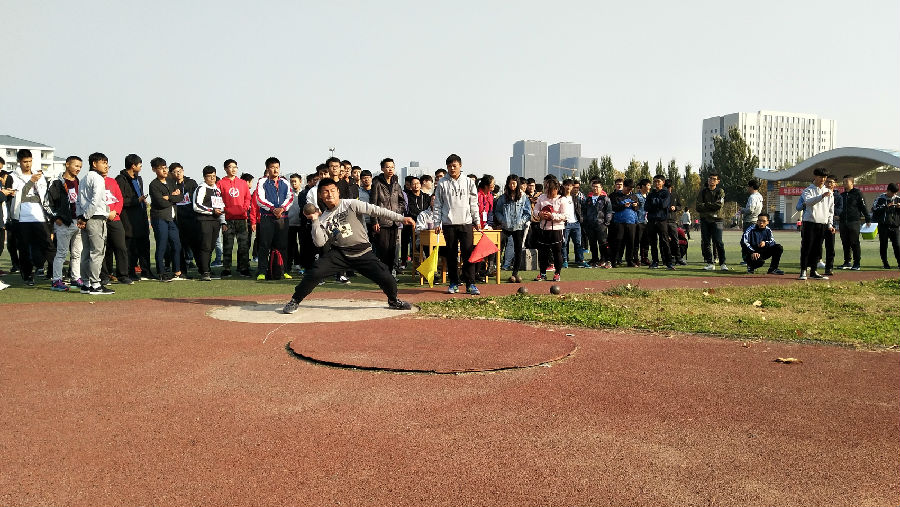 铅球.jpg