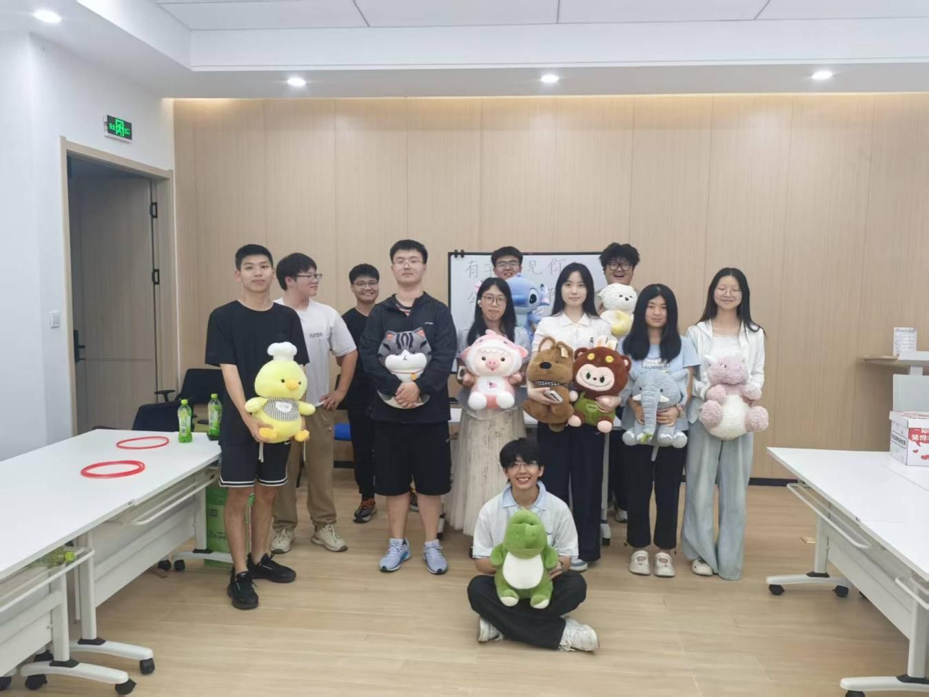 有幸“寓”见你公寓文化节系列之套往幸福  ——花园社区套圈主题活动顺利举办