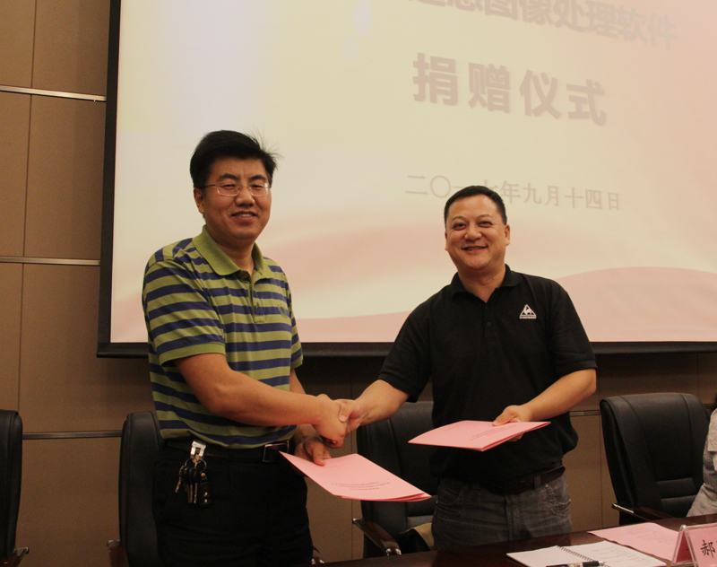 签订共建科研教学就业基地协议800像素1.jpg
