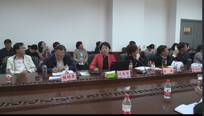 马克思主义学院师生代表旁听讲座.png