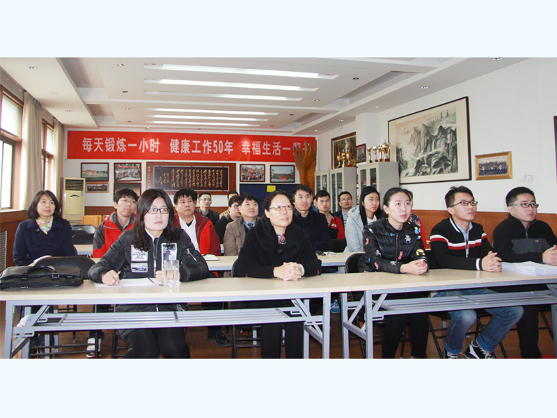 16年10月31日 收看省第十次党代会800像素2.jpg