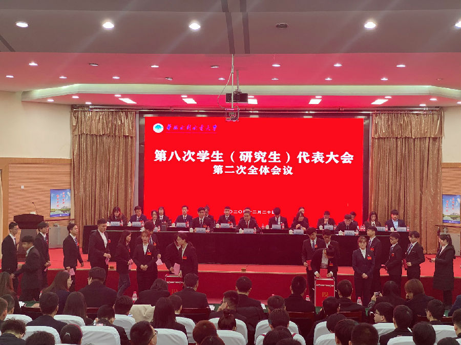 投票现场.jpg