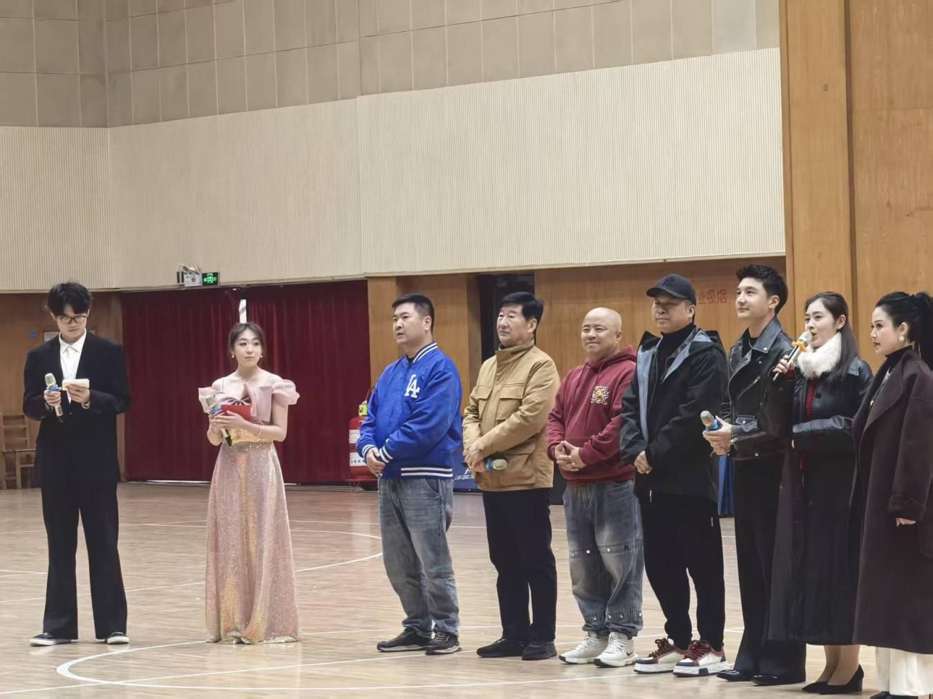 光影筑梦润心田，影动青春聚华水——花园社区电影文化节圆满落幕