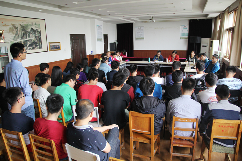 16年5月10日卓越班座谈会800像素1.jpg