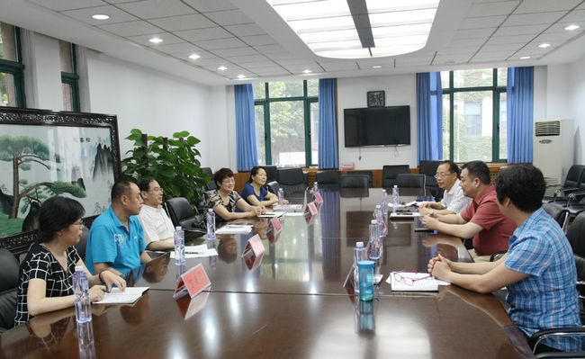 轻工业学院考察.jpg