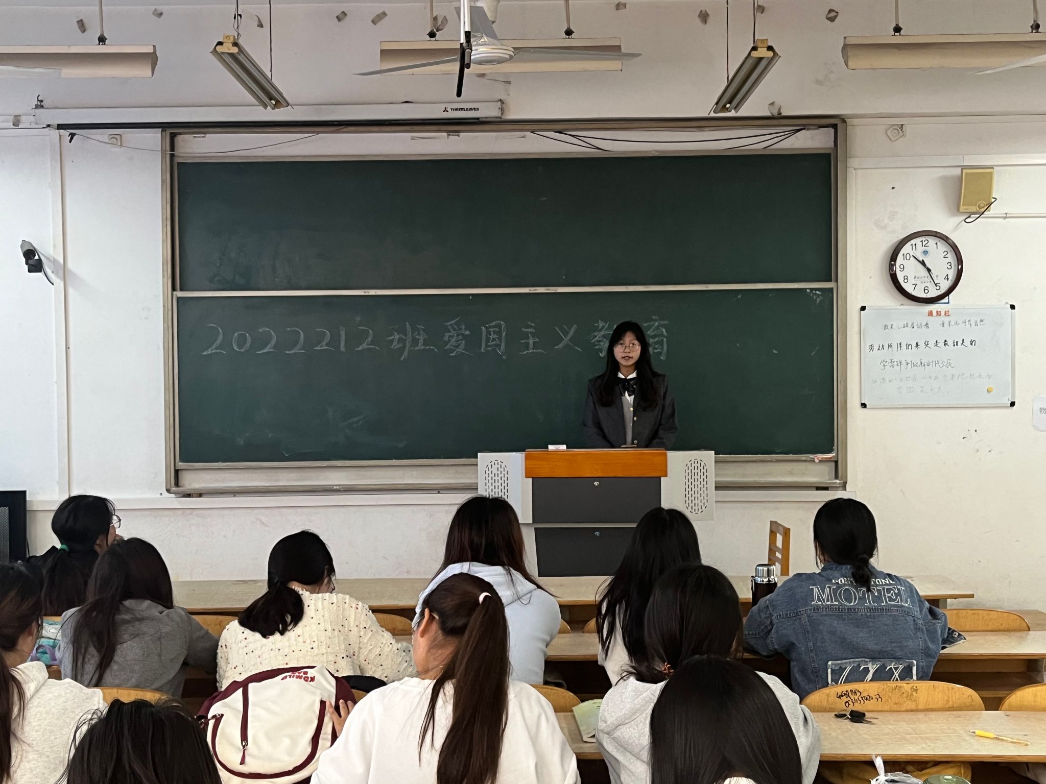 55816